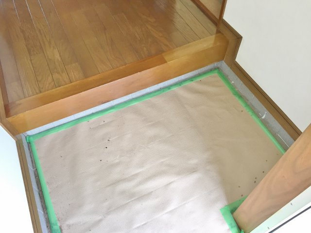石山邸の玄関
