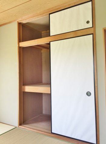 石山邸の収納