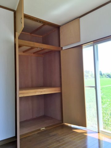 石山邸の収納