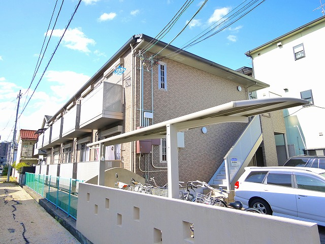 サンハイツ三条添川の外観|キレイな外観です。