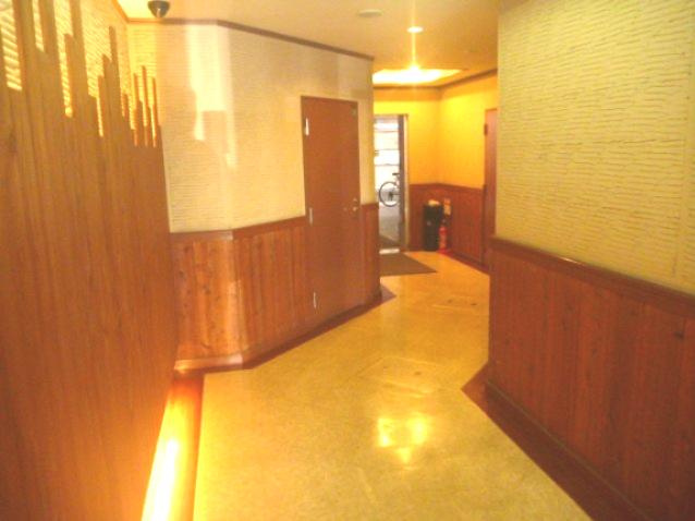 シャルムヒルズ松屋町　BRAVI不動産のエントランス|【シャルムヒルズ松屋町】毎日通るエントランスはこのようになっています