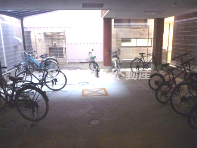 シャルムヒルズ松屋町　BRAVI不動産のその他共用部分|【シャルムヒルズ松屋町】駐輪場