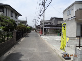 【前面道路含む現地写真】