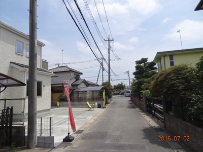 【前面道路含む現地写真】 | 桶川市坂田　新築分譲住宅全1棟
