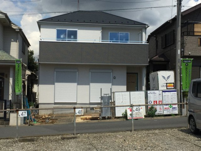 【前面道路含む現地写真】 | さいたま市緑区宮本2丁目　新築分譲住宅全1棟　駐車並列3台