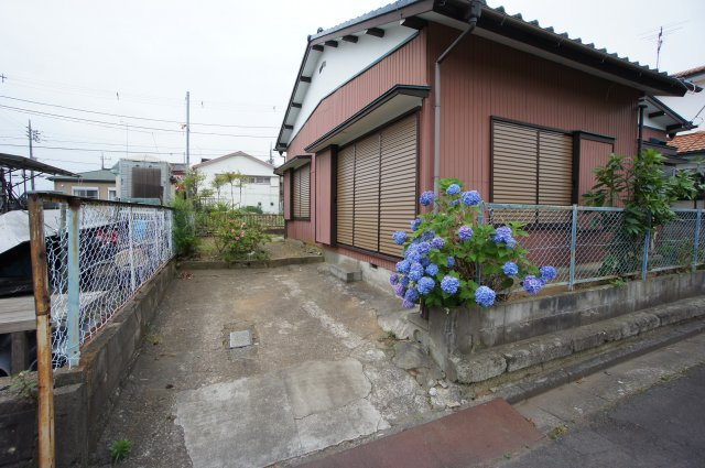 遠藤貸家の駐車場