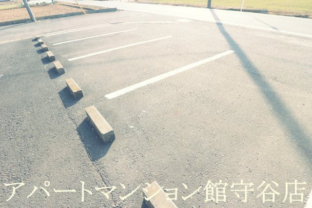 チューリップハイツの駐車場