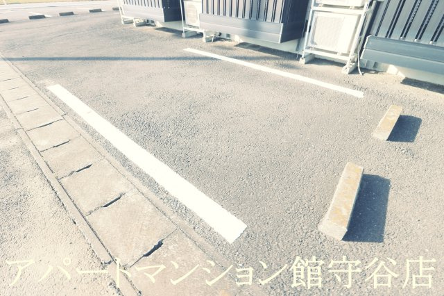チューリップハイツの駐車場