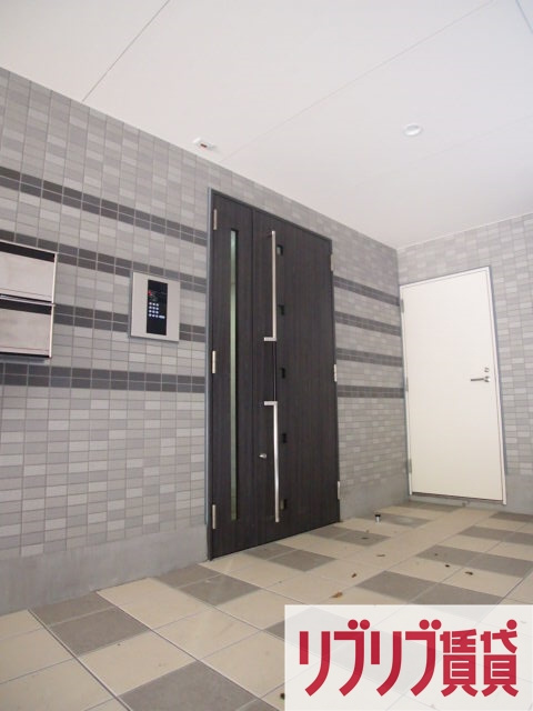 グランステート千葉中央のエントランス