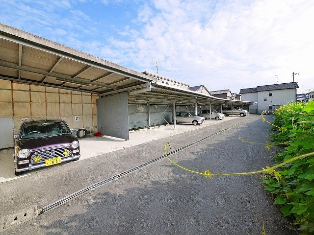 マイハウス小泉の駐車場|駐車場完備です