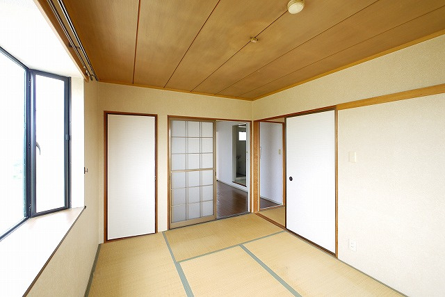 ヒルズ幸和の和室|和室ならではの温かな和の空間で寛ぎの時間を過ごせます