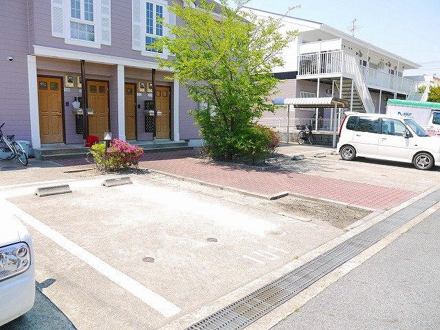 サニーサイド三笠Cの駐車場|駐車場があります