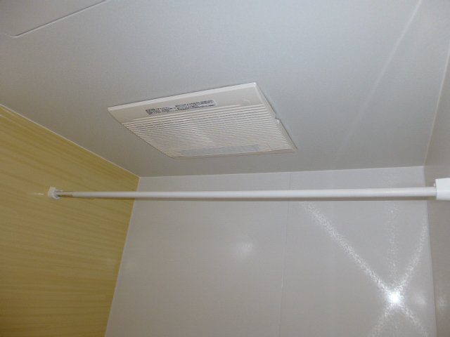 サニーメゾン庄苑　Ｂの浴室|浴室乾燥機