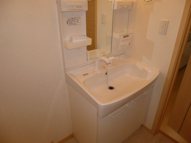 サニーメゾン庄苑　Ｂの独立洗面台|シャンプードレッサー