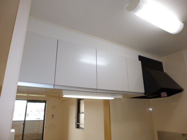 サニーメゾン庄苑　Ｂのキッチン|キッチン上収納