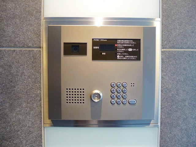 ParkAxis御徒町のエントランス|モニター付オートロックセキュリティです