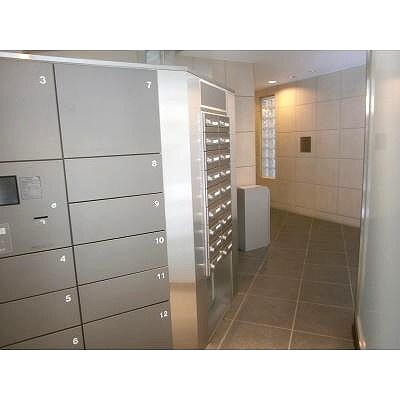 ParkAxis御徒町のロビー|不在時に便利な宅配ＢＯＸ