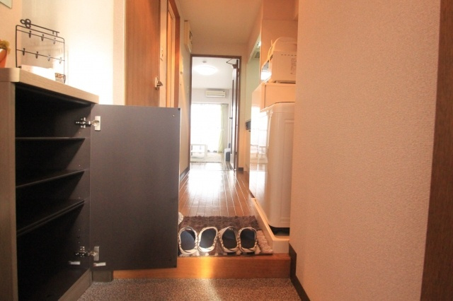 サンシャイン新家宮嶋( 近畿大学 一人暮らし )の玄関|モデルルームにつき、備品は付きません。