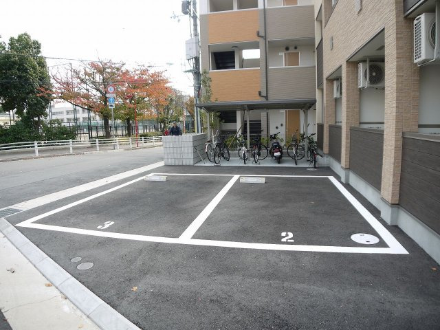 【駐車場】