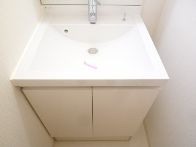 エグゼ難波南Ⅴの独立洗面台