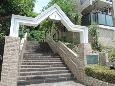 【エントランス】 | エステ・シティ湘南六浦１号棟 | 京浜急行逗子線「六浦」駅徒歩8分とアクセス良好です！