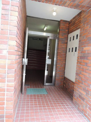 【エントランス】 | エミールハイツ伊勢佐木長者町 | 横浜ブルーライン「阪東橋」駅より徒歩8分！等2路線3駅利用可能！