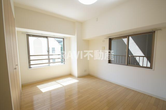 ｱｰﾃﾞﾝﾀﾜｰ新町の洋室