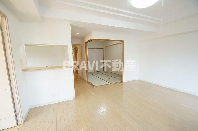 ｱｰﾃﾞﾝﾀﾜｰ新町の居間・リビング