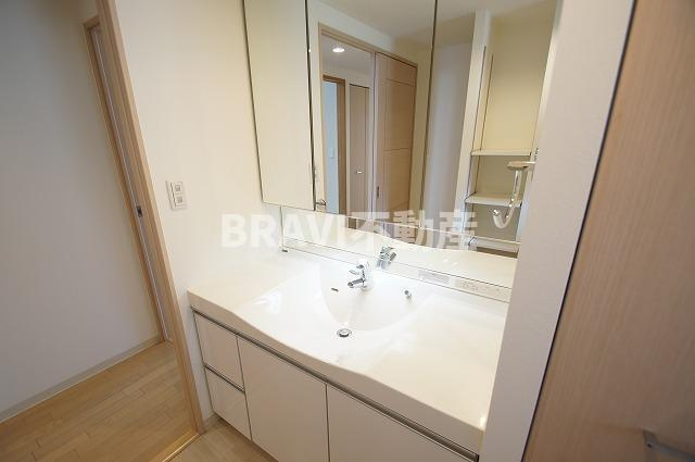 ｱｰﾃﾞﾝﾀﾜｰ新町の独立洗面台