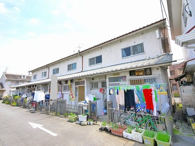 福岡貸家の外観|外観は落ち着いています