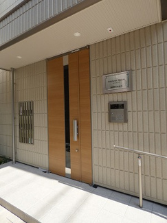 【エントランス】