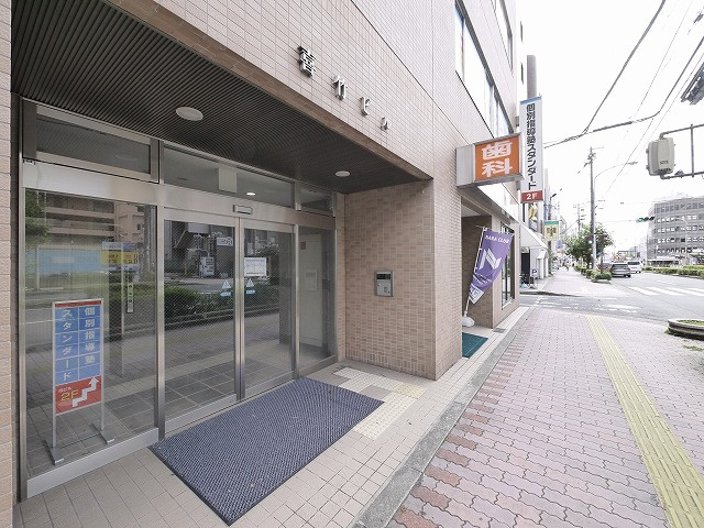 喜竹ビルのエントランス