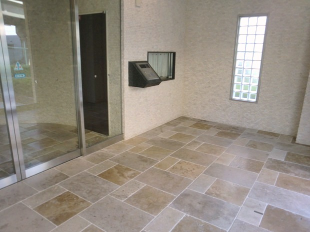 ヴェリテ三国のエントランス