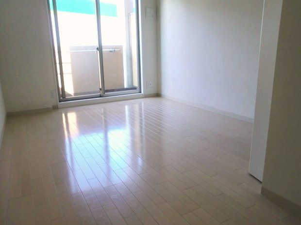 ヴェリテ三国の洋室