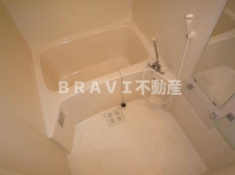 ドゥーエ谷町　BRAVI不動産の浴室|【ドゥーエ谷町】日々の暮らしに欠かせないお風呂です