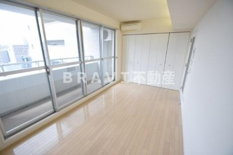 ドゥーエ谷町　BRAVI不動産の洋室|【ドゥーエ谷町】きれいな洋室です