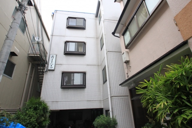 ホワイトハイツの外観