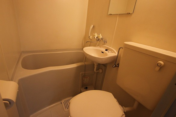 ホワイトハイツの浴室