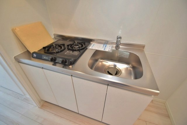 オーキッドレジデンス船橋本町のキッチン|２口ガスコンロ付きシステムキッチン