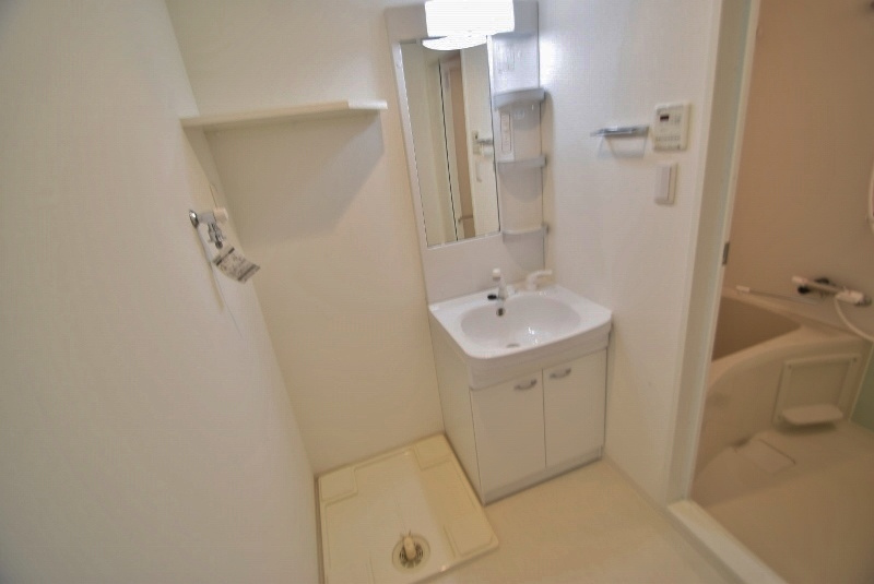 オーキッドレジデンス船橋本町の洗面所|シャンプードレッサー付き