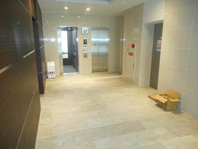 【エントランス】 | サンセリテ至誠会松崎町