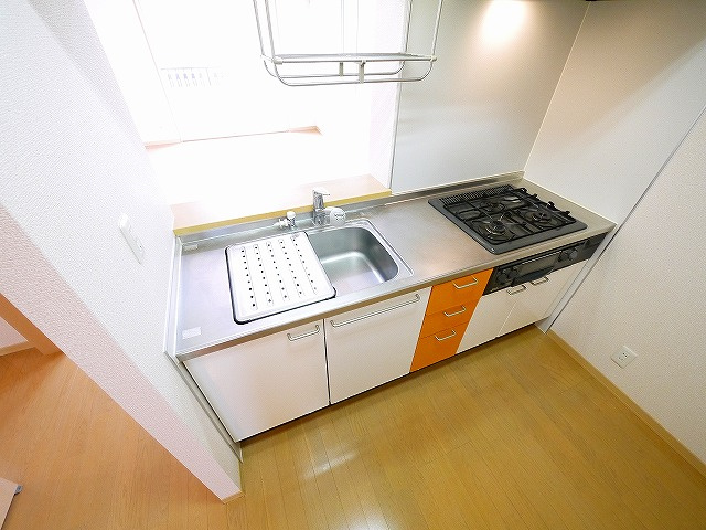 サニーサイドＧのキッチン|コンパクトなキッチンで掃除もラクラク