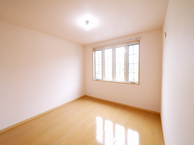 サニーサイドＧの洋室|明るい洋室です