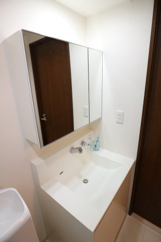 サンライズマンション久米川の独立洗面台