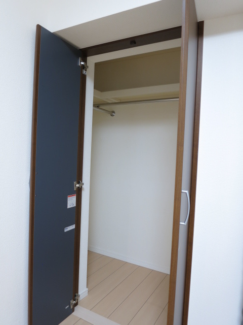 サンライズマンション久米川の収納|ウォークインクローゼット