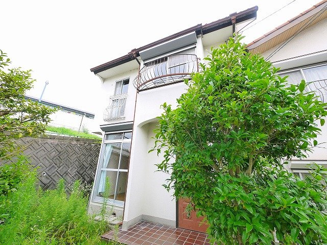 小泉町テラスハウスの外観