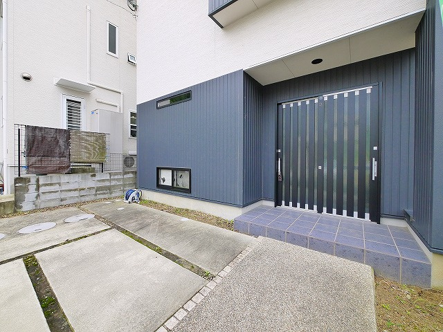 辻町戸建のエントランス
