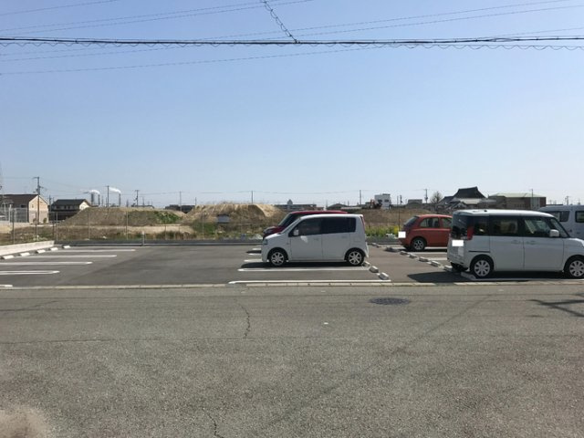 シェルメゾンの駐車場
