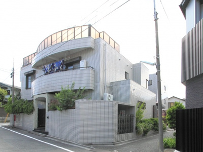 【外観】 | ヴェルテーユ中野 | 閑静な住宅街に立地するタイル貼りのマンションです。
