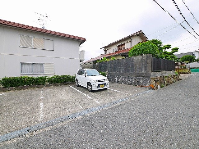池の端ハイツの駐車場|駐車場があります